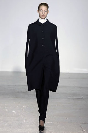 jil-sander-fall-2007-rtw-cape-profile.jpg