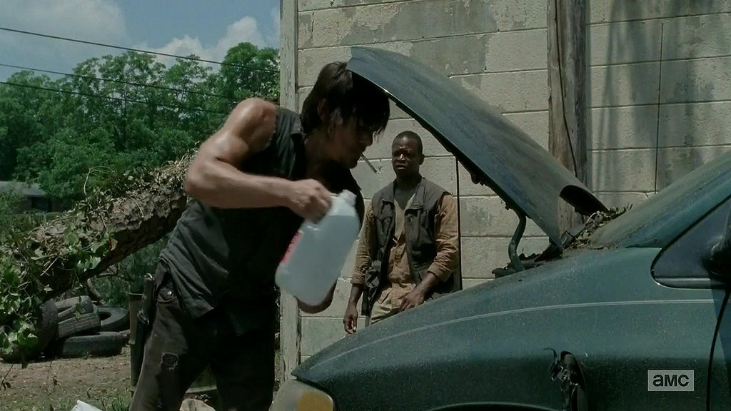 行尸走肉.The.Walking.Dead.S04E04.中英字幕.HDTVrip.AAC.1024X576.x264-YYeTs人人影视.mkv_20131106_111835.681.jpg