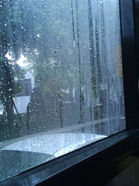 雨。車，外面，台北