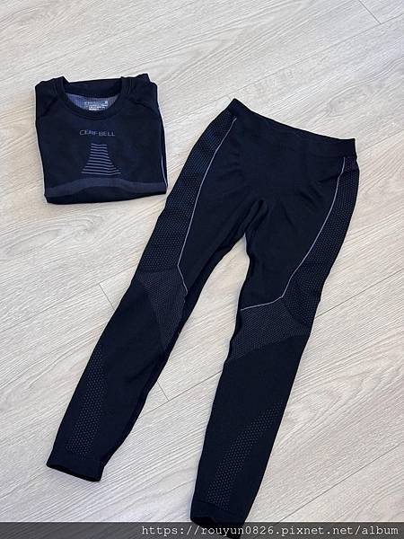 【冬天穿搭日常分享】最近最愛的三件「體溫魔術師」單品！輕、暖