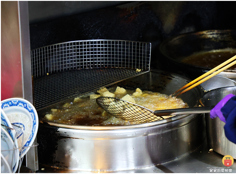 台東美食昱禎臭豆腐!在地人推薦最好吃是這家!超人氣排隊美食