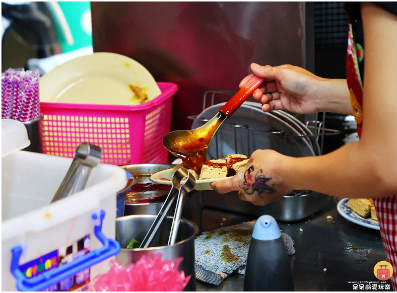 台東美食昱禎臭豆腐!在地人推薦最好吃是這家!超人氣排隊美食