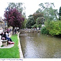 來到 Bourton-on-the-water