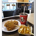  bukit bintang 下午茶吃KFC 比台灣香且好吃