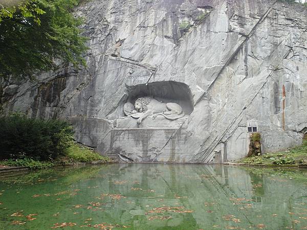 盧森獅子紀念碑(垂死獅子像)