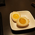 水煮蛋,半熟的蛋黃很讚