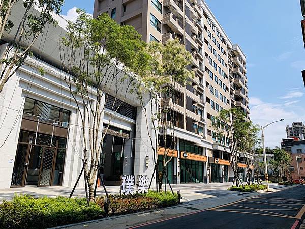 和峻建設 璞樂 - 桃園中路重劃區預售屋新成屋 外觀