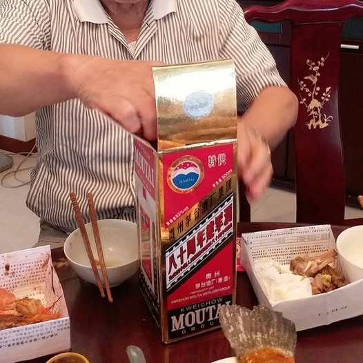 「這罐酒不行,你跟我拿這罐,我會跟你冤家!」 「這罐酒不行,你跟我拿這罐,我會跟你冤家!」