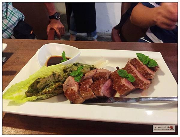 IMG_1143.jpg IMG_1143.jpg