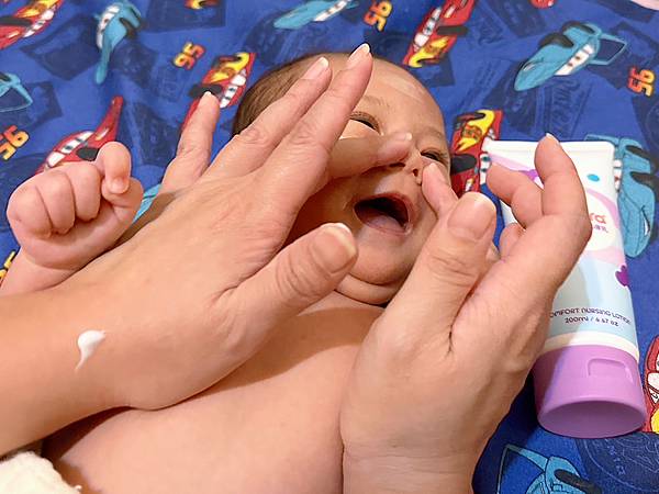 育兒商品馨朵拉Cindora 紫馨寶貝舒護親膚乳 寶寶防護 育兒商品馨朵拉Cindora 紫馨寶貝舒護親膚乳 寶寶防護