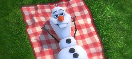 Frozen-Olaf-The-Snowman-Music-Video-9