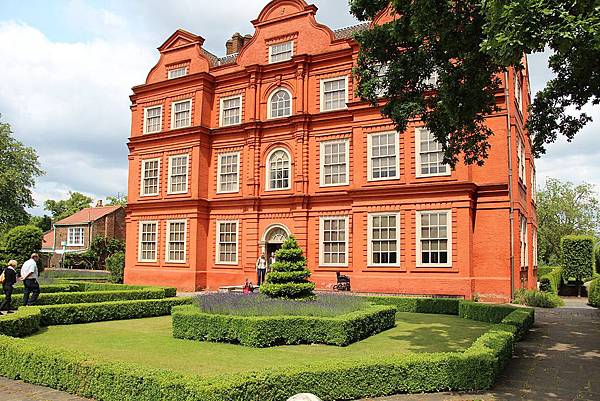 裘園裡最具代表的建築 Kew Palace~是國王喬治三世的避暑小屋