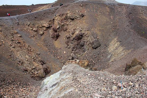 新卡梅尼火山島健行 (50).jpg