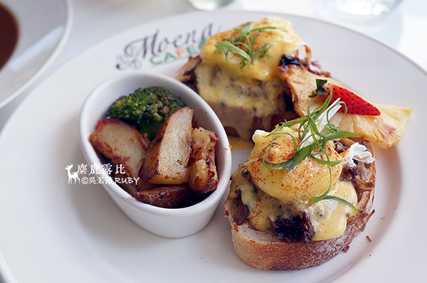 DSC07740Mo'Egga Benedict.jpg DSC07740Mo'Egga Benedict.jpg