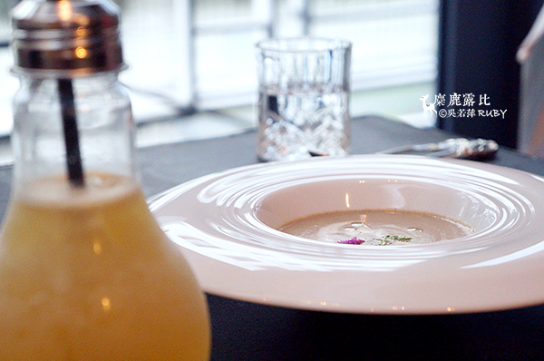 DSC09179牛肝菌濃湯.jpg DSC09179牛肝菌濃湯.jpg