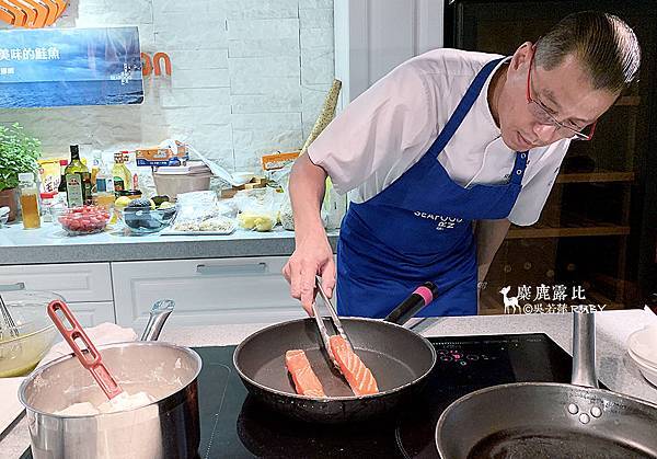 IMG_1233.jpg IMG_1233.jpg