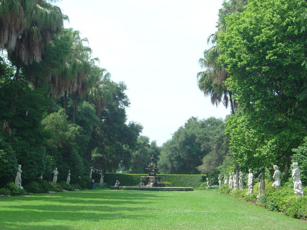 huntington library裡的花園噴水池