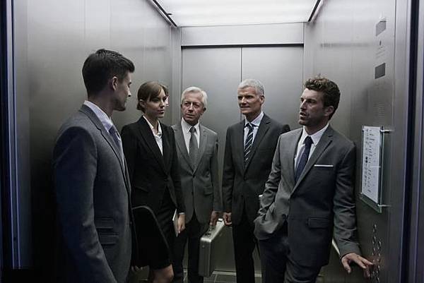 電梯.jpg 電梯.jpg