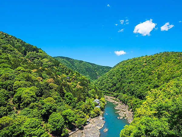 京都龜山公園展望台遠眺保津川.png