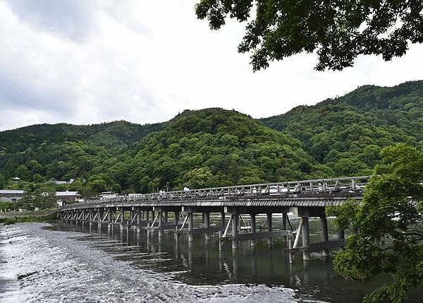 京都嵐山渡月橋.jpg