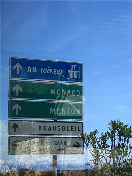 搭公車就可以到Monaco