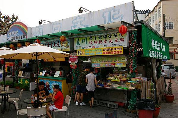 IMGP6318_鳳凌廣場旁的素食美食街