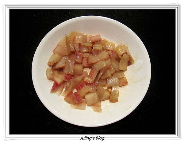 奶香魚丁炒嫩蛋做法2.JPG 奶香魚丁炒嫩蛋做法2.JPG