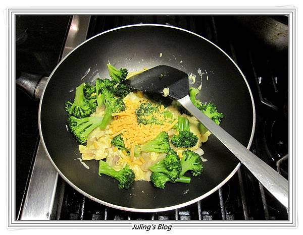 奶香魚丁炒嫩蛋做法8.JPG 奶香魚丁炒嫩蛋做法8.JPG