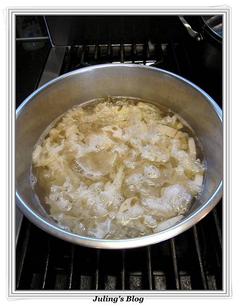 蓮藕木耳甜湯做法3.jpg