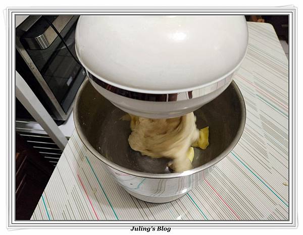 超軟燙麵牛奶土司做法11.jpg