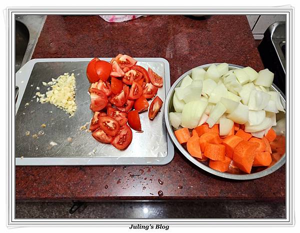 匈牙利紅酒燉牛肉做法1.jpg 匈牙利紅酒燉牛肉做法1.jpg