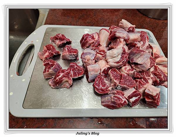 匈牙利紅酒燉牛肉做法3.jpg 匈牙利紅酒燉牛肉做法3.jpg