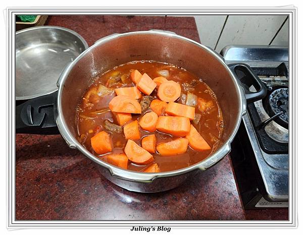 匈牙利紅酒燉牛肉做法15.jpg 匈牙利紅酒燉牛肉做法15.jpg