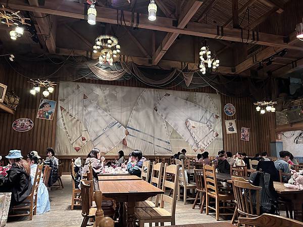 【親子旅遊】東京迪士尼秀餐廳-三種秀一次公開，海洋達菲秀/陸