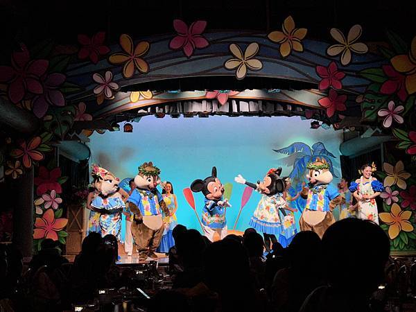 【親子旅遊】東京迪士尼秀餐廳-三種秀一次公開，海洋達菲秀/陸