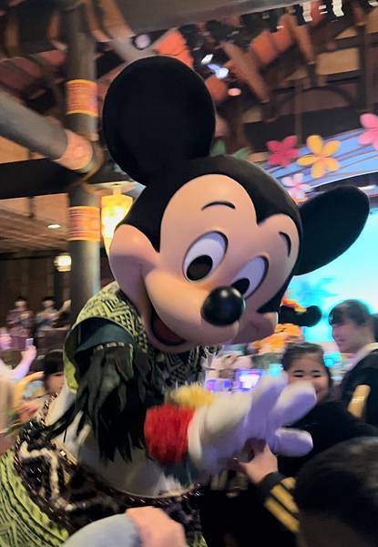 【親子旅遊】東京迪士尼秀餐廳-三種秀一次公開，海洋達菲秀/陸