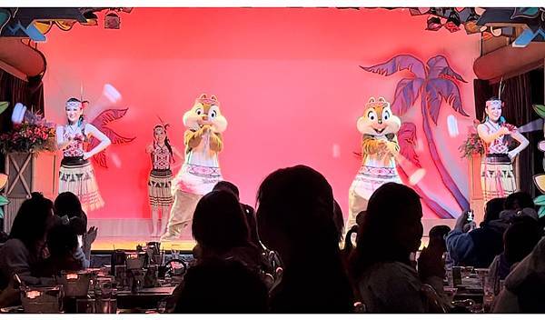 【親子旅遊】東京迪士尼秀餐廳-三種秀一次公開，海洋達菲秀/陸