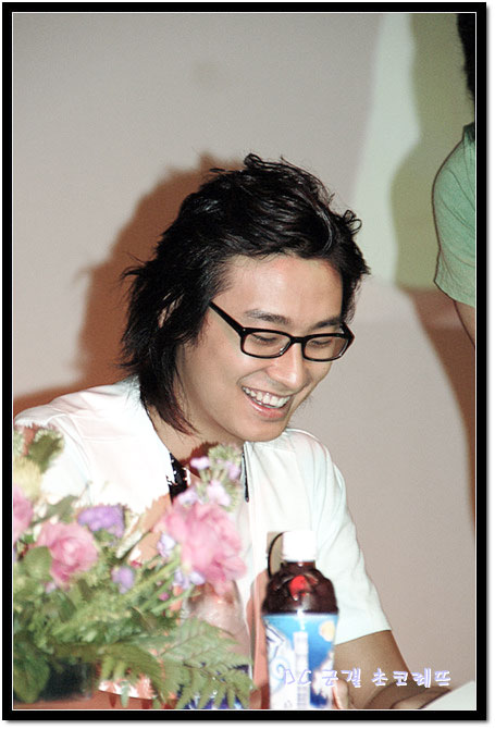 27052006seoul 簽名會 05.jpg