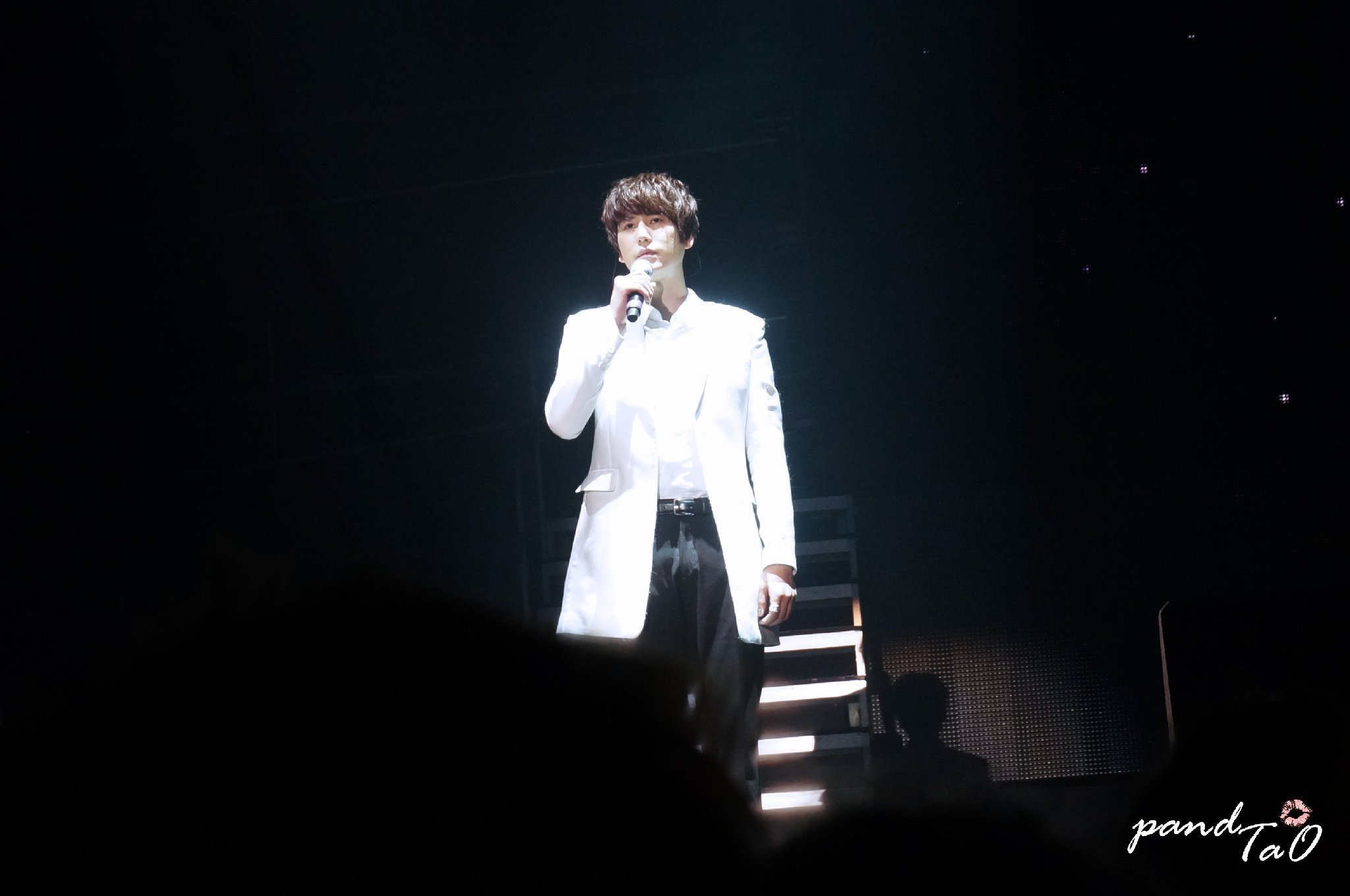 131109 SS5 IN LONDON (1)