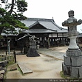 嚴島神社旁清幽的寺廟