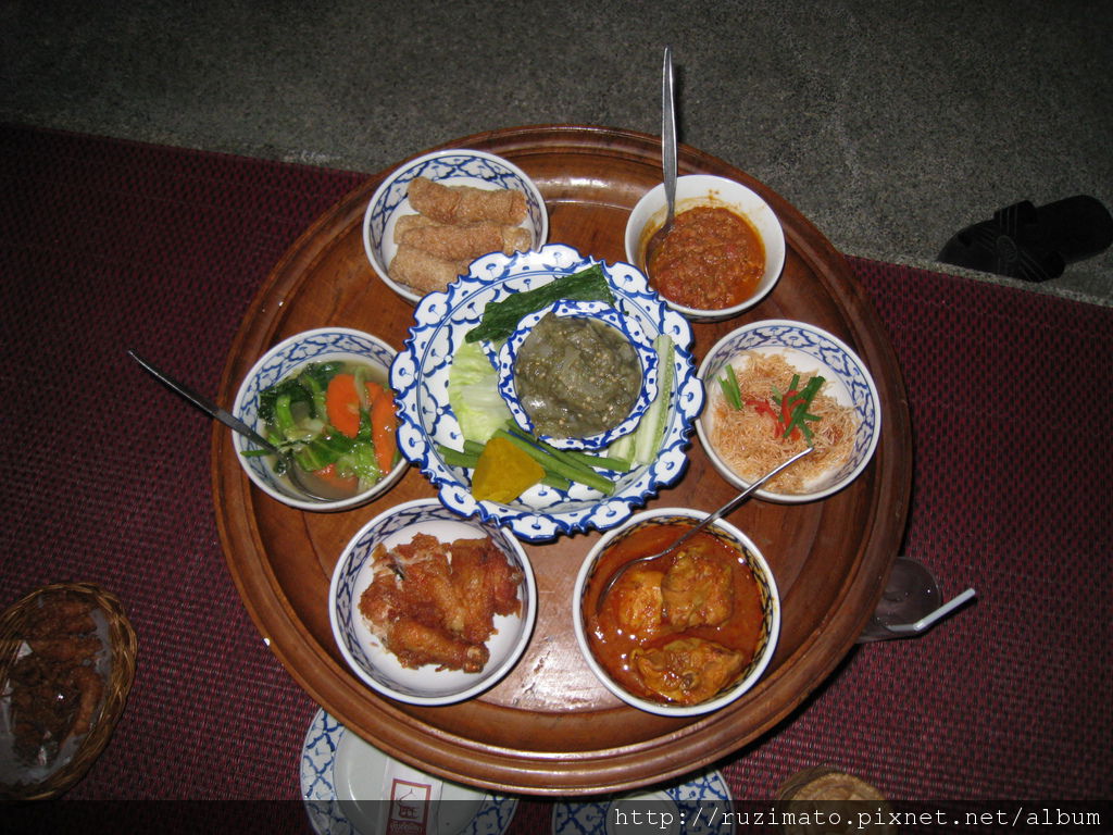 Khantoke dishes Khantoke dishes