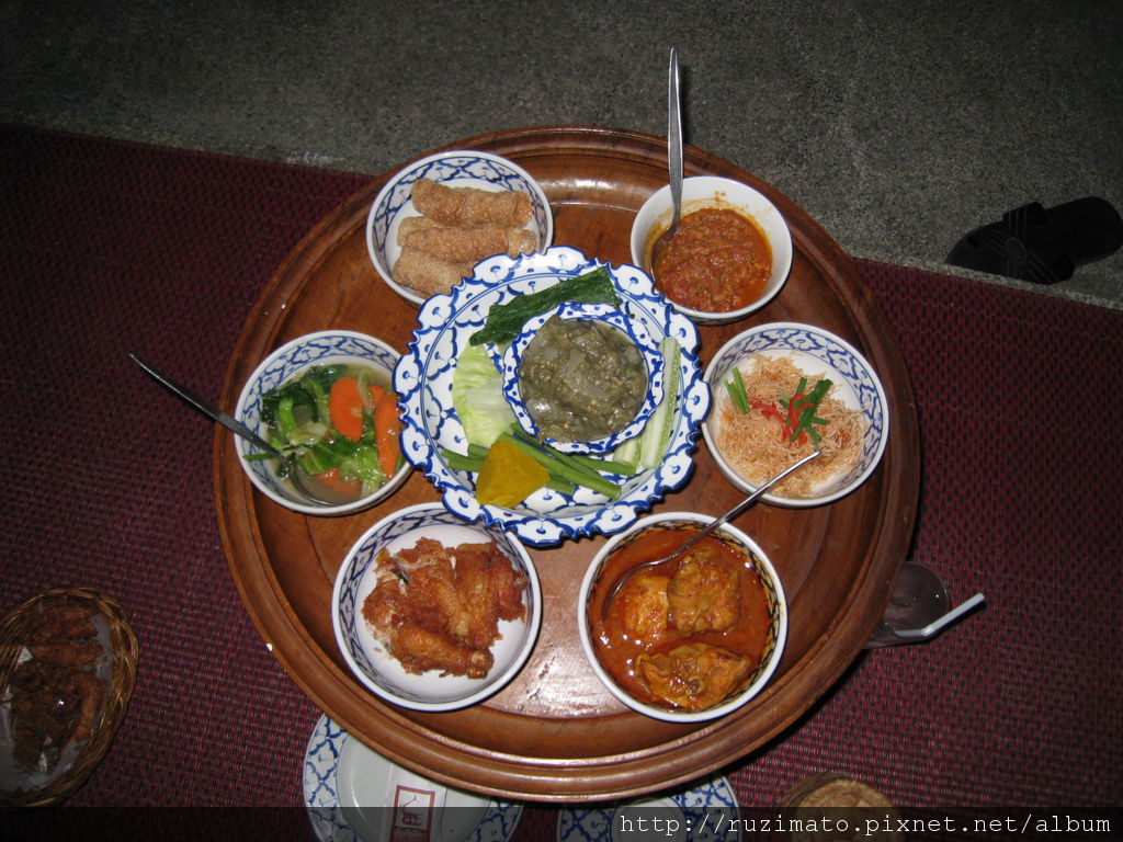 Khantoke dishes