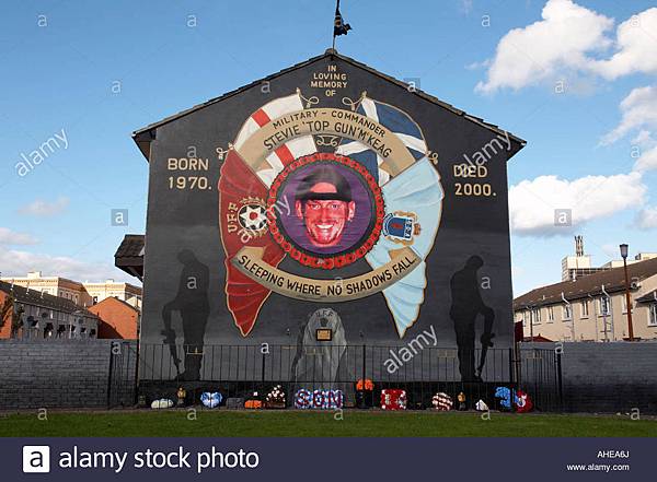 loyalist-murals-in-the-lower-shankill-road-area-west-belfast-northern-AHEA6J loyalist-murals-in-the-lower-shankill-road-area-west-belfast-northern-AHEA6J