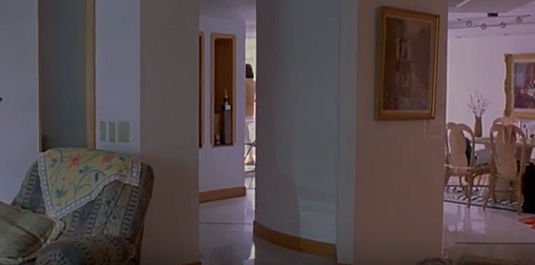 一一 in room shot.png 一一 in room shot.png