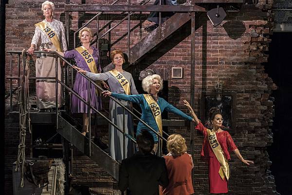 Follies beautiful girls Follies beautiful girls