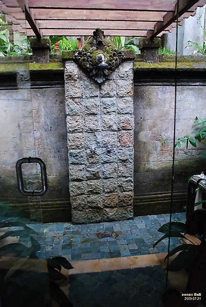 Bali Ubud Puri Wulandari outdoor shower room