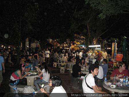 "Food court" in Chiang Mai Sunday Street Market