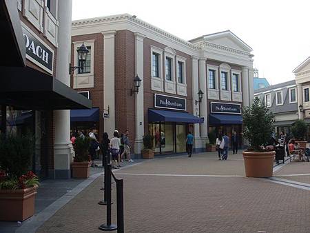 0716245-McArthurGlen Vancouver Designer Outlets.JPG