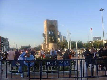 0713490-Taksim Square塔克辛廣場.JPG