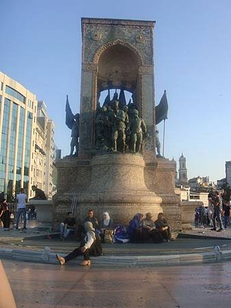 0713509-Taksim Square塔克辛廣場.JPG